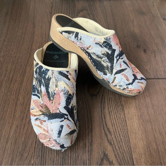 Magnafied Denmark Embla embroidered floral clogs mules, size 10 cottage - Picture 1 of 11